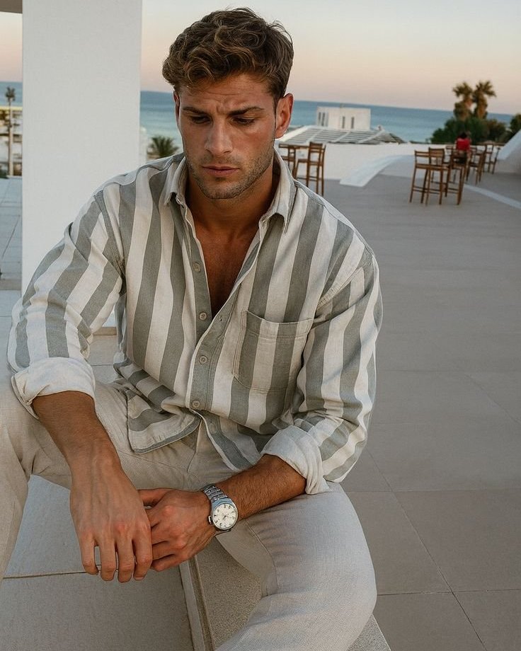 Chemise rayée au coucher de soleil